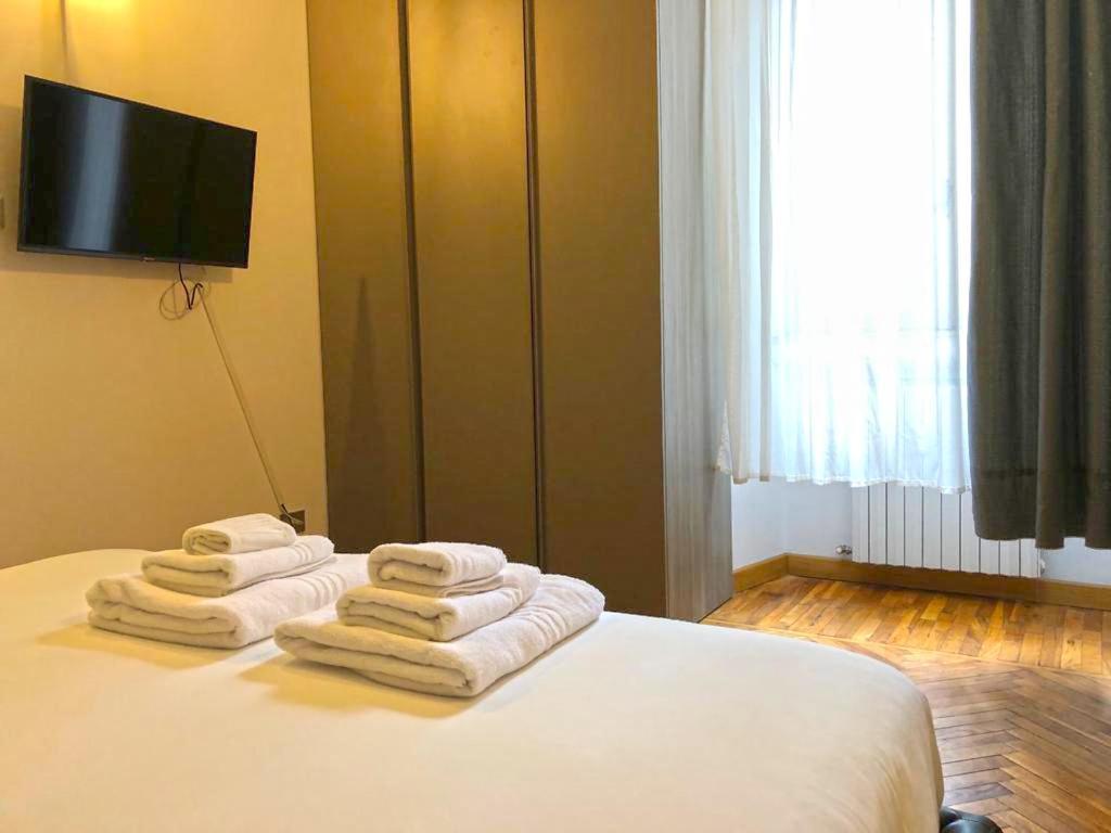 Castel Morrone Apartment Milan Exterior photo